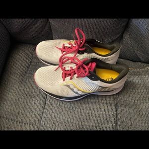 Womens Saucony power run guide 14 running shoes 10.5 wide